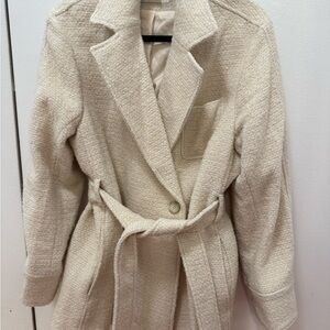Club Monaco Cream Trench Coat with Notched Lapels and Self-Tie Belt